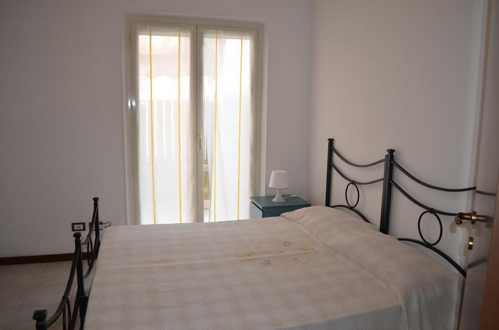 Appartement Casa Dei Poeti à Pineto Chambre photo